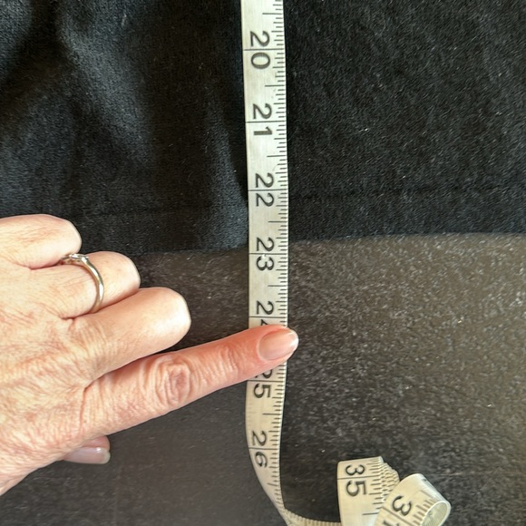 Neiman Marcus 100% Cashmere black turtleneck. - Picture 5 of 5